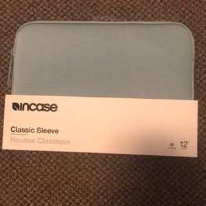 Incase teal MacBook 12’ sleeve